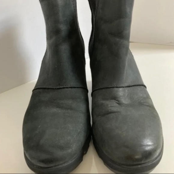 Sorel Black Leather Joan of Arctic II Wedge Chelsea Ankle Boots Women’s Size 7 - Picture 3 of 10